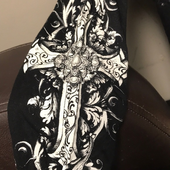 Top - Picture 3 of 6